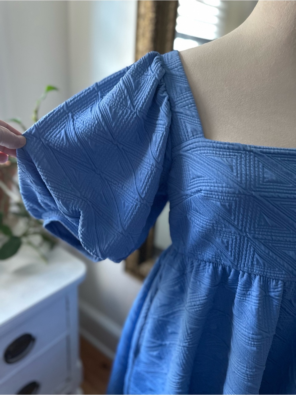 Free People short mini dress blue textured puff sleeves feminine M empire waist - Picture 2 of 11